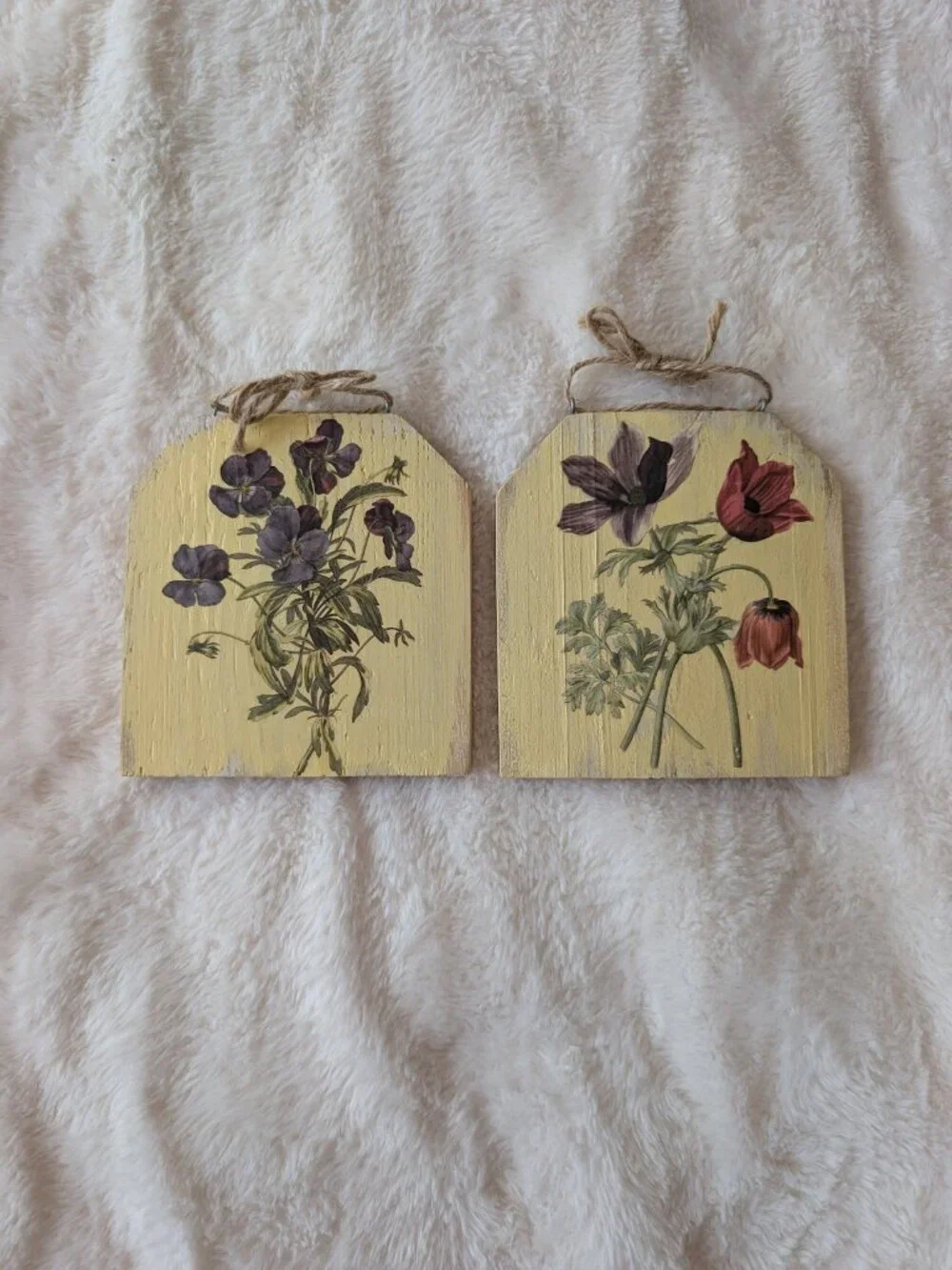 Floral wooden wall hangings